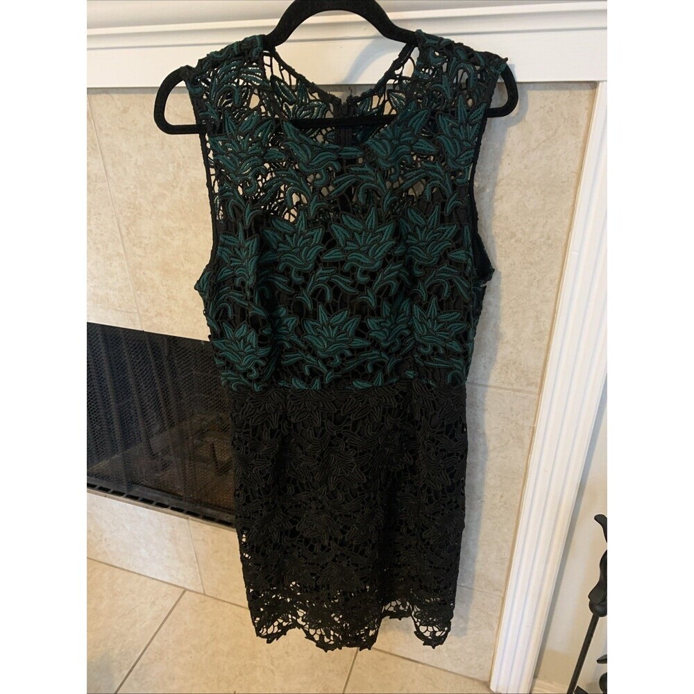 Hutch women’s milk silk crochet lace lined festive dress zip sleeveless Sz 14